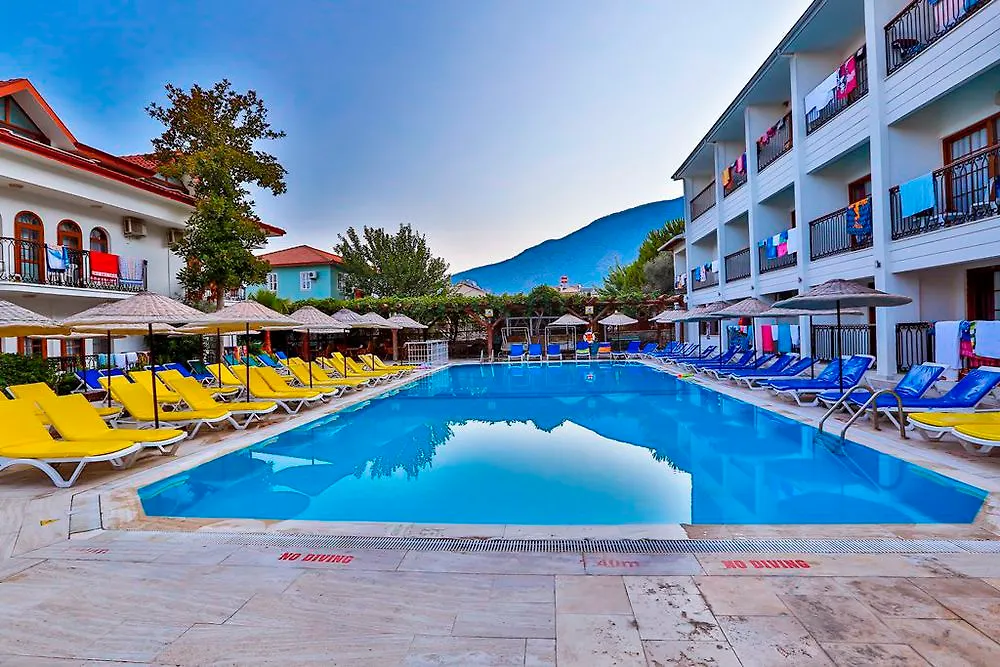 Blue Green Apartment فتحية